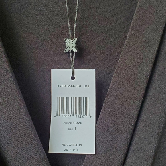 NWT BCBGeneration Vneck Romper - Picture 7 of 13